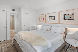 220 Coast Blvd in San Diego, CA - Building Photo - Building Photo