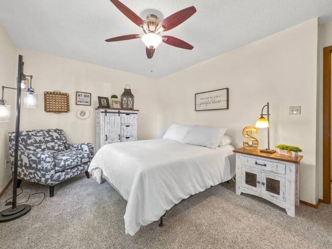 Sun Prairie & Vista Court