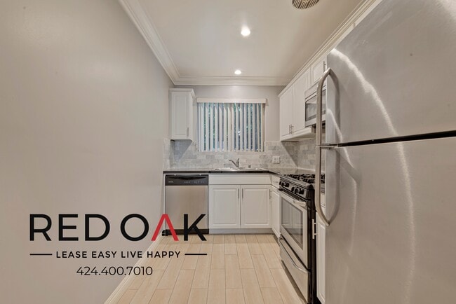 436 S Oakhurst Dr, Unit 3 in Beverly Hills, CA - Foto de edificio - Building Photo