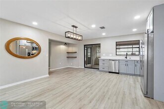 3307 NE Jeannette Dr in Jensen Beach, FL - Building Photo - Building Photo