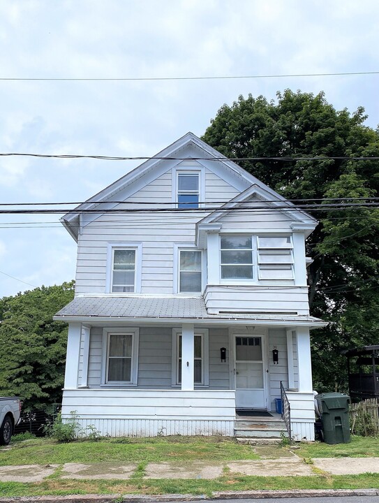 36 Berkeley Ave in New London, CT - Building Photo