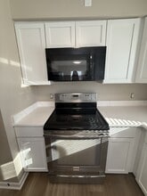 1001 Caroline Terrace in Indianola, IA - Building Photo - Building Photo