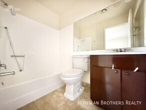 8900 Burnet Ave in Los Angeles, CA - Building Photo - Building Photo