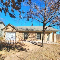2102 Santa Clara Ct in Portales, NM - Building Photo