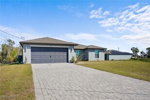 862 Winwood Cir in Ft. Myers, FL - Building Photo