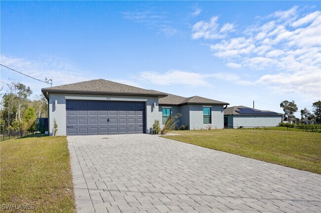 property at 862 Winwood Cir