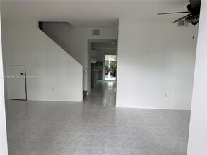 5225 NW 112th Ave, Unit 2 in Doral, FL - Building Photo - Building Photo