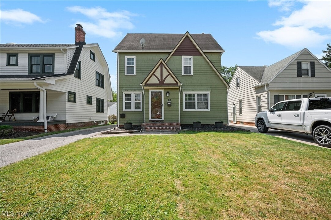 52 Eldred Ave in Bedford, OH - Building Photo