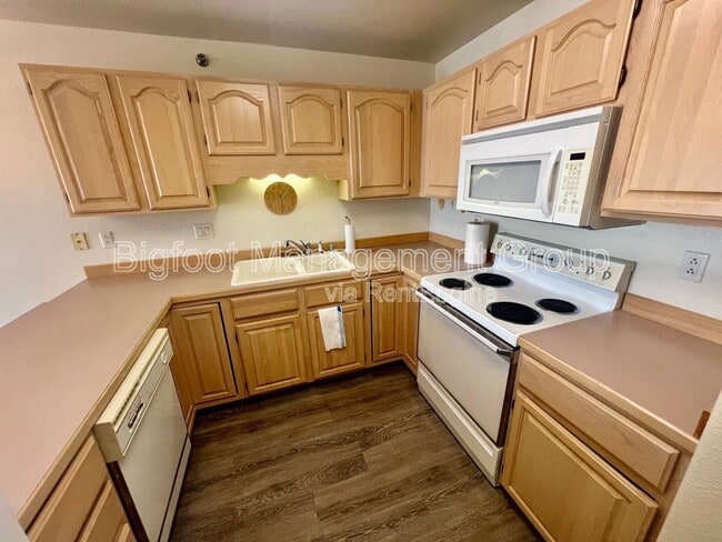 property at 1701 Prospect Ave
