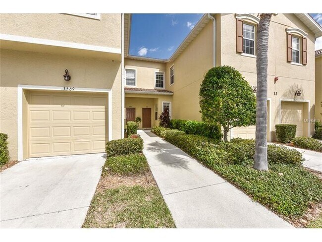 property at 3571 Parkridge Cir