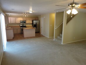 6904 Brindisi Pl NW in Albuquerque, NM - Foto de edificio - Building Photo