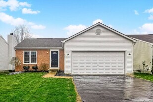 4581 Dungannon Dr in Grove City, OH - Building Photo