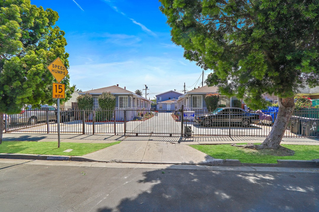 6606 Brynhurst Ave in Los Angeles, CA - Building Photo