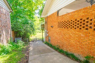 1101 Biscayne Dr in Little Rock, AR - Building Photo