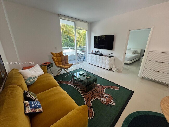 property at 2020 Prairie Ave