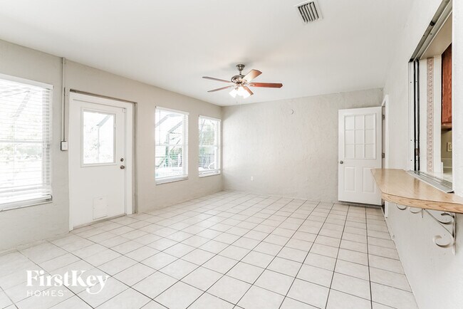 3539 SW 5th St in Cape Coral, FL - Building Photo - Building Photo