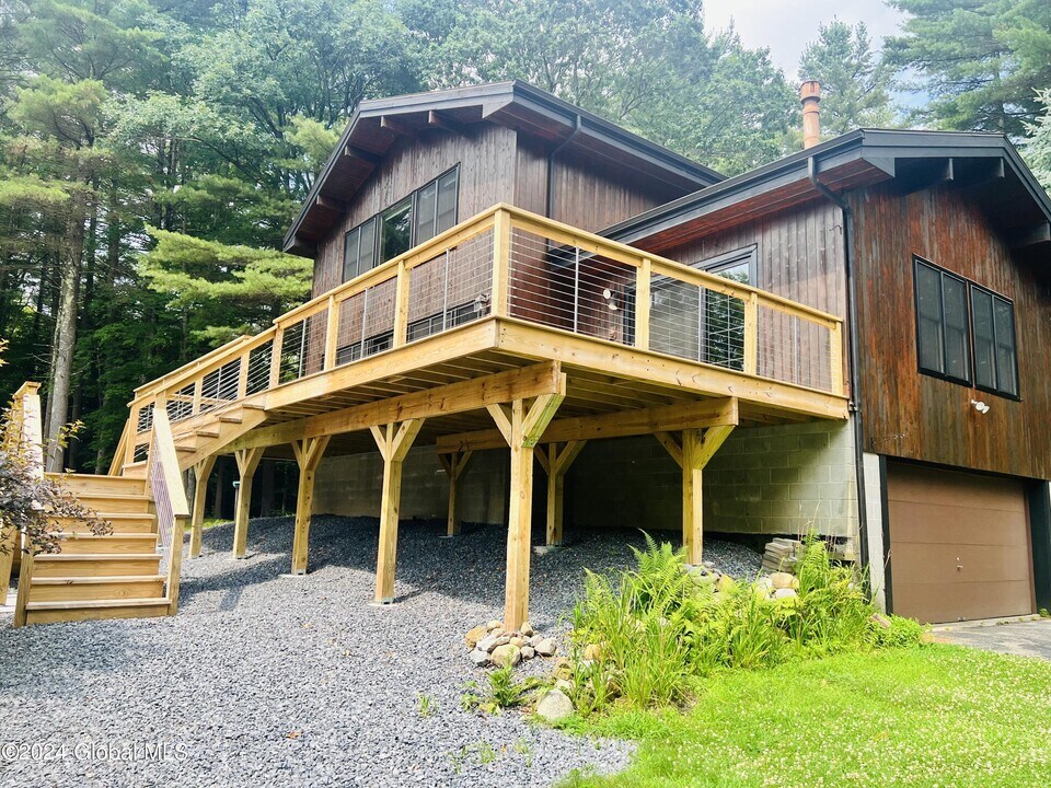 324 Plank Rd in Porter Corners, NY - Building Photo