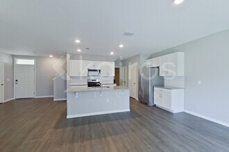 31926 Katelin Cir, Unit 3 in Leesburg, FL - Building Photo - Building Photo