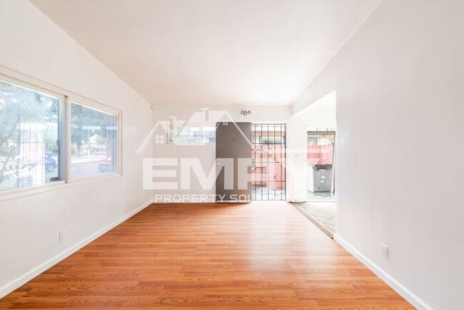 property at 10530 Crenshaw Blvd