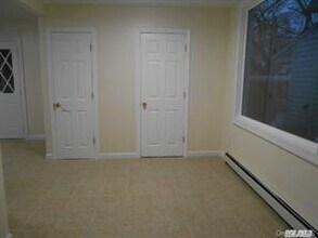 292 Clinton Ave in Cedarhurst, NY - Foto de edificio - Building Photo