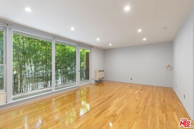 property at 1155 N Clark St