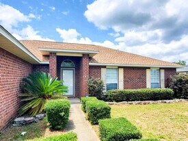 615 Batten Blvd in Pensacola, FL - Building Photo