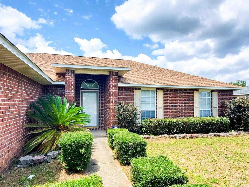 615 Batten Blvd in Pensacola, FL - Building Photo