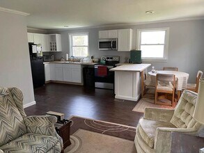 127 Holbrook Ave, Unit Unit 1 in Swanzey, NH - Building Photo - Building Photo