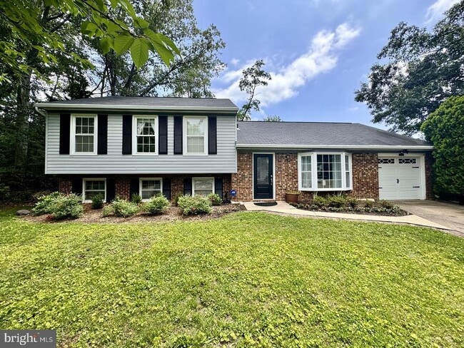 property at 15712 Edgewood Dr