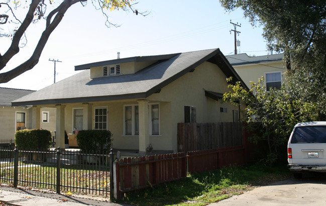 1133 Orizaba Ave in Long Beach, CA - Foto de edificio - Building Photo