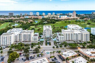 220 SE Mizner Blvd, Unit 201 in Boca Raton, FL - Building Photo - Building Photo