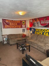 427 Lee St, Unit A in Blacksburg, VA - Foto de edificio - Building Photo