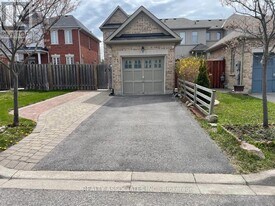 35 Vettese Ct in Markham, ON - Building Photo