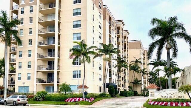 property at 1801 N Flagler Dr