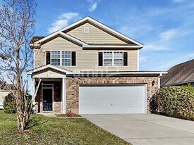 2413 Thoreau St in North Charleston, SC - Building Photo