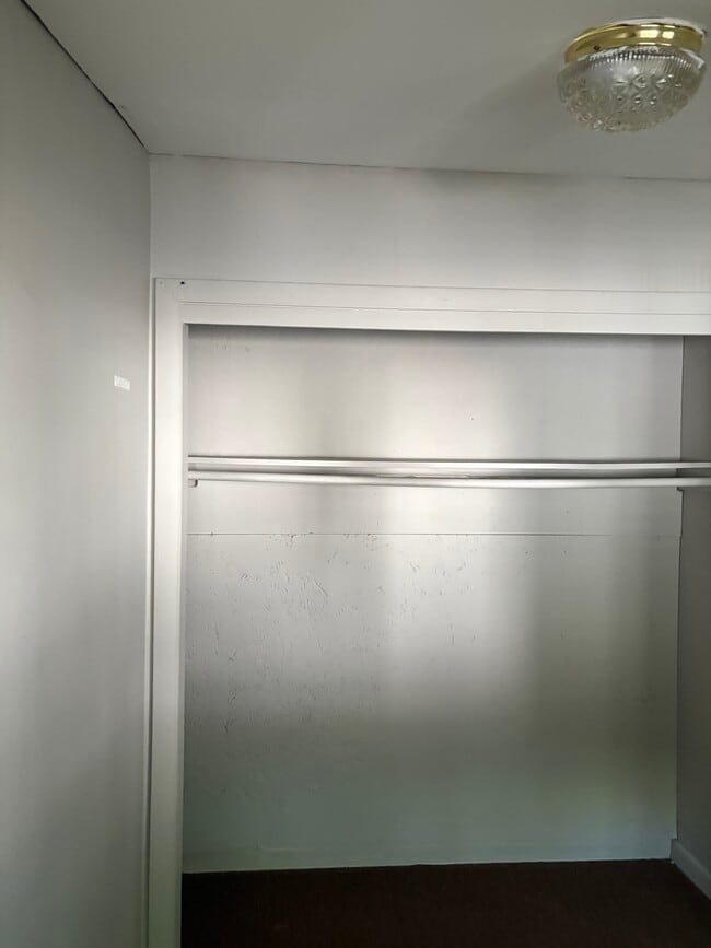 150 Island St, Unit 3 in Keene, NH - Building Photo - Building Photo