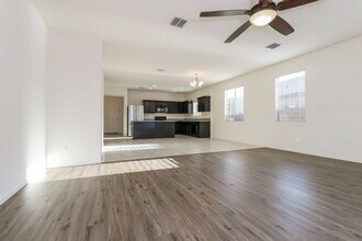 23807 W Chipman Rd in Buckeye, AZ - Foto de edificio - Building Photo