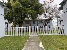 424 NE 82nd St in Miami, FL - Building Photo