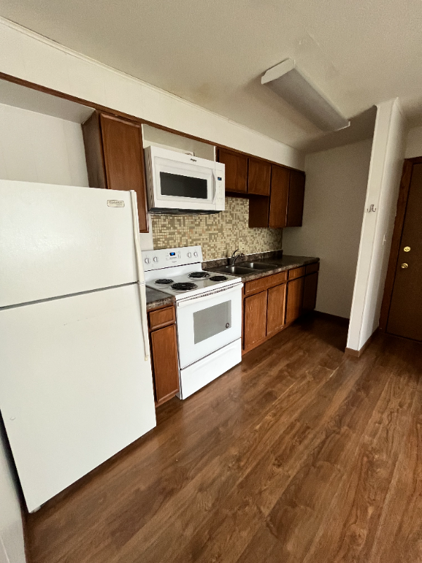1206 14th Ave S-Unit -9 in Grand Forks, ND - Foto de edificio - Building Photo