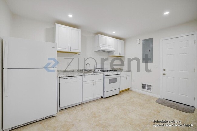 1447 N Mountain Ave in Upland, CA - Building Photo - Building Photo