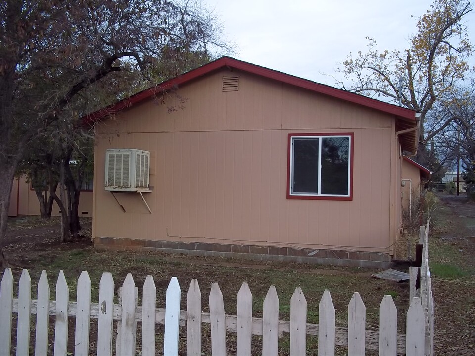 2108 Fort Wayne St in Oroville, CA - Building Photo