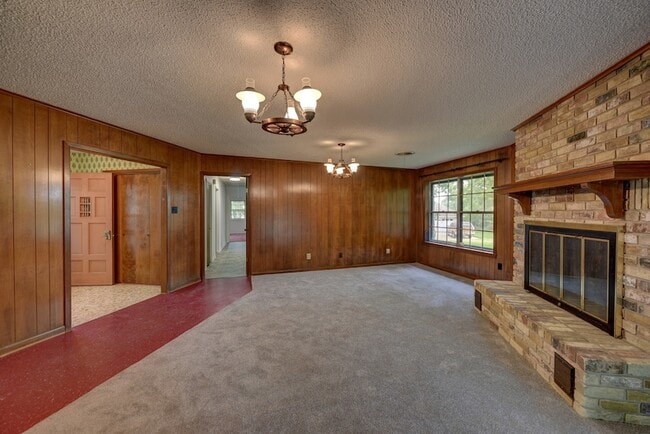 property at 915 Farmers Rd