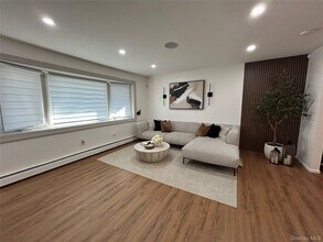 47 Shelburne Rd in Yonkers, NY - Building Photo - Building Photo