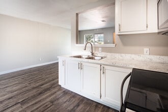 Eclipse Of White Rock in Dallas, TX - Building Photo - Building Photo