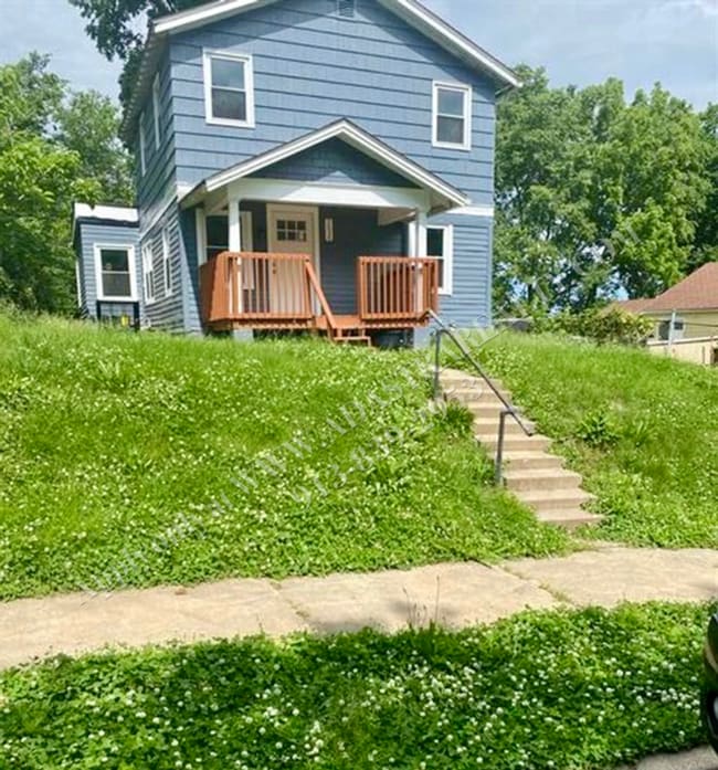 property at 5038 S Benton Ave