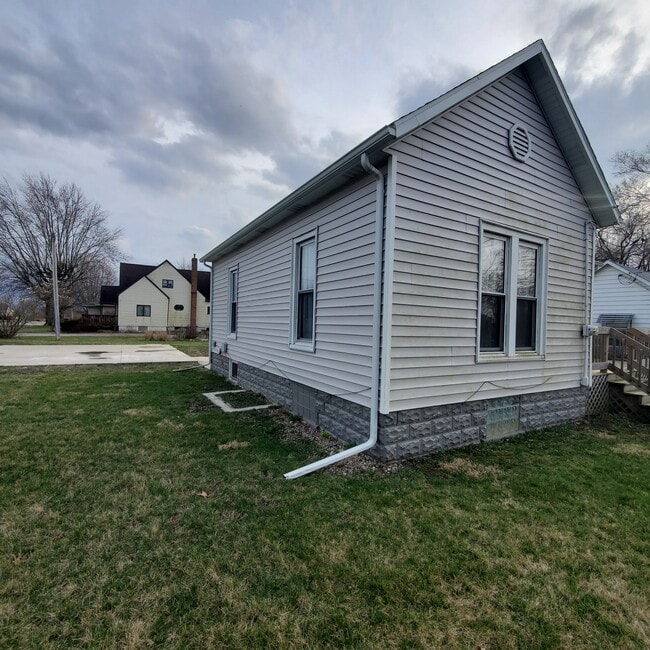 property at 201 S 5th St