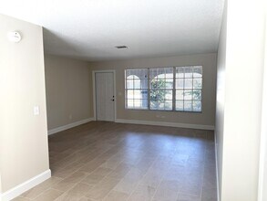 333 NE Floresta Dr in Port St. Lucie, FL - Building Photo - Building Photo
