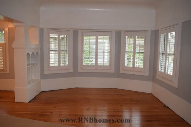 1121 Dolores Way in Sacramento, CA - Building Photo - Building Photo