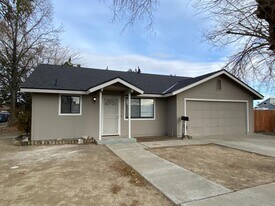 311 S Hachman St in Coalinga, CA - Building Photo