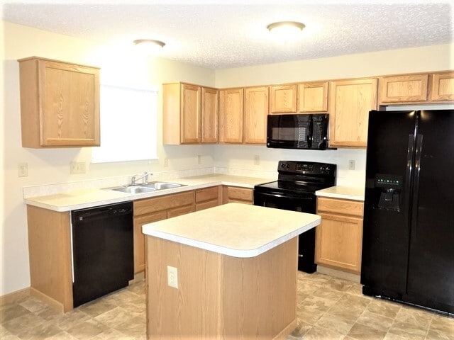 3182 Cumberland Woods Dr in Columbus, OH - Building Photo - Building Photo